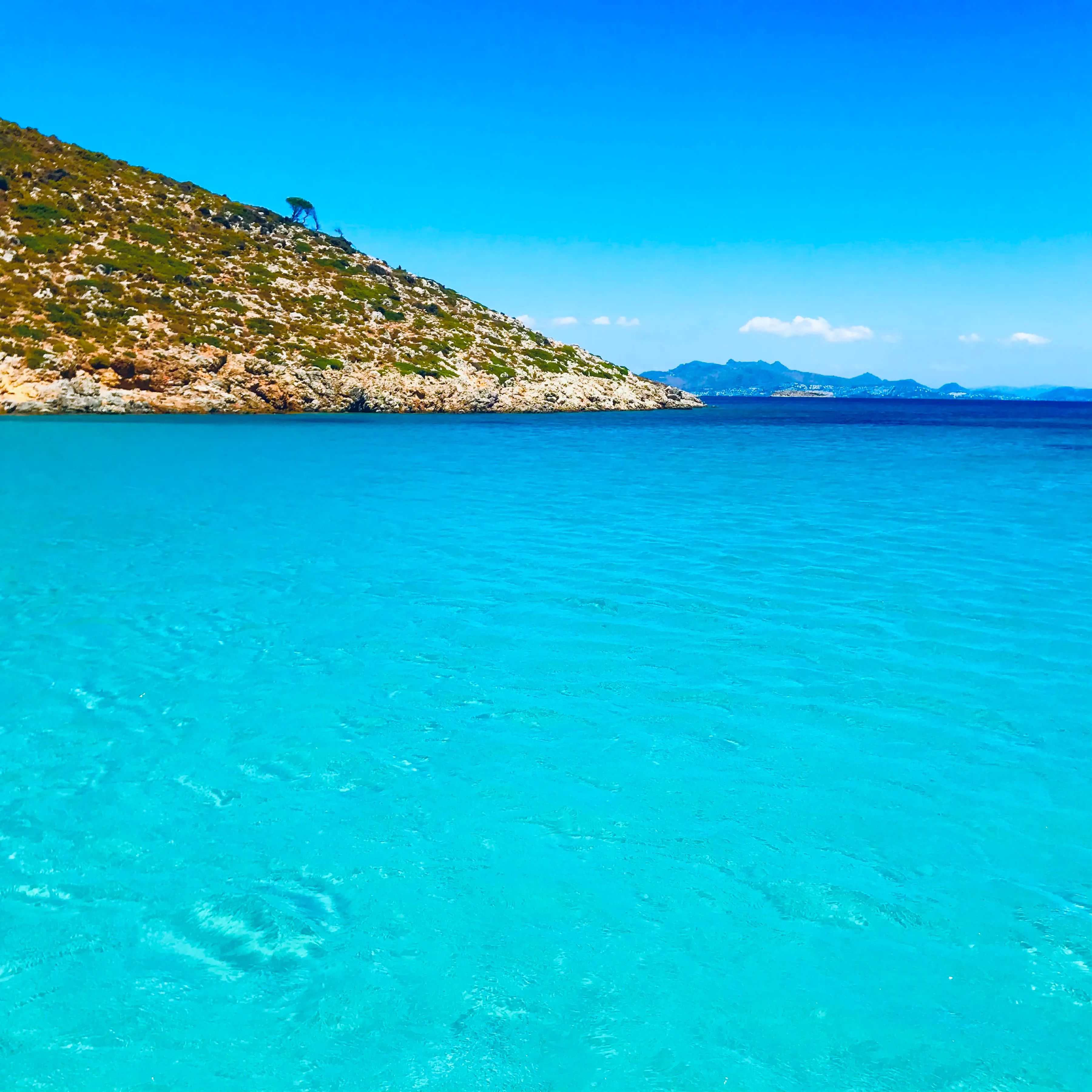 Türkisfarbene Bucht auf Kos